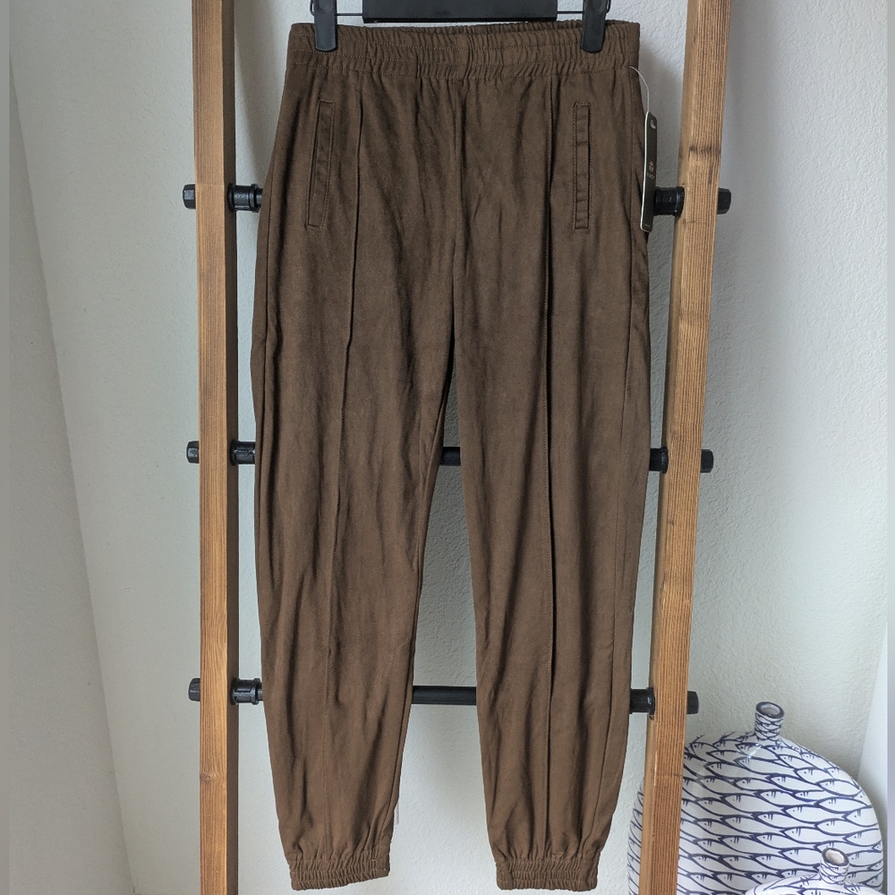 NWT Tractr Women's Brown Suede Joggers - Size 0/25